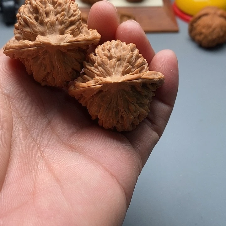 炫***王桃核吊坠四座楼狮子头