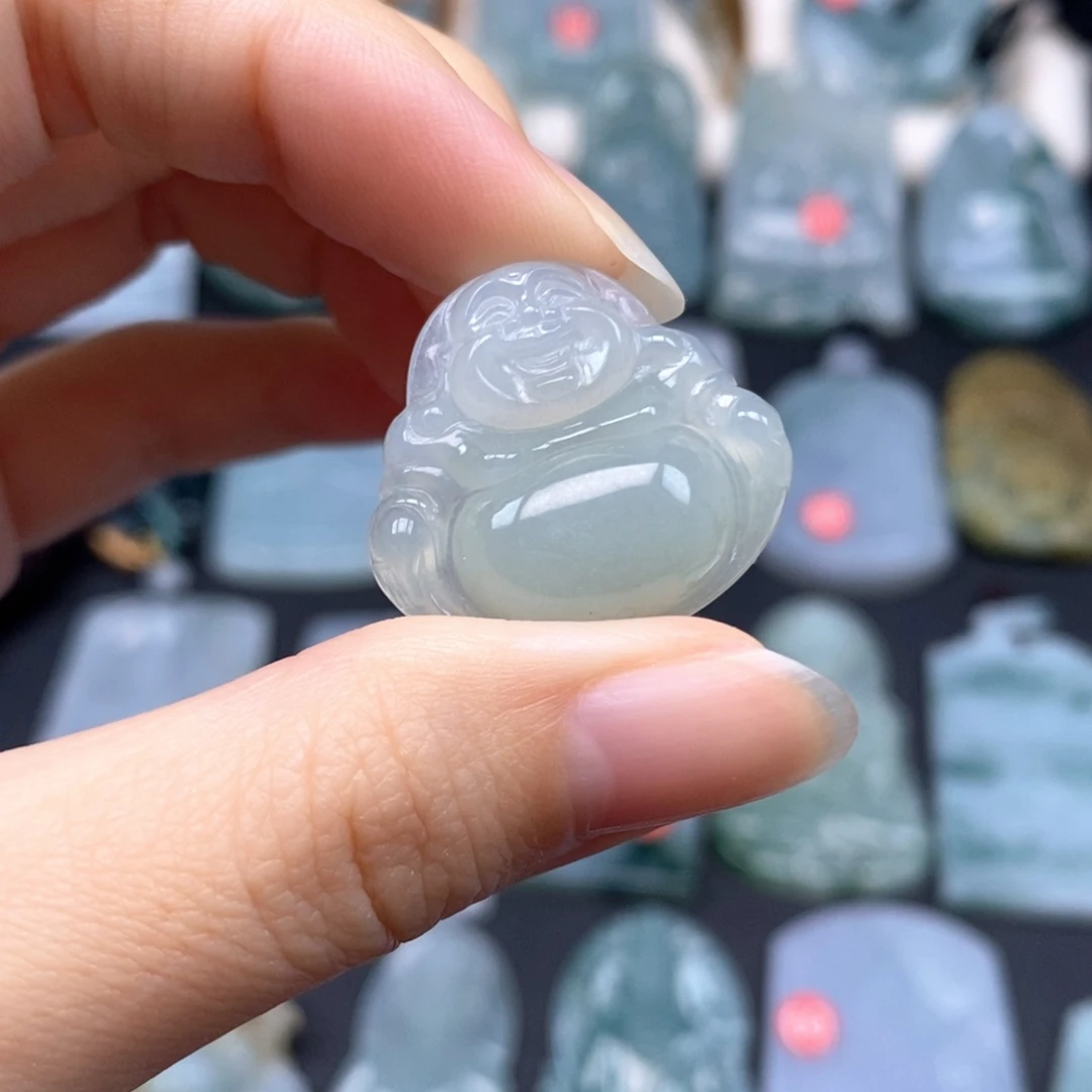 翡翠未镶嵌颈饰佛公