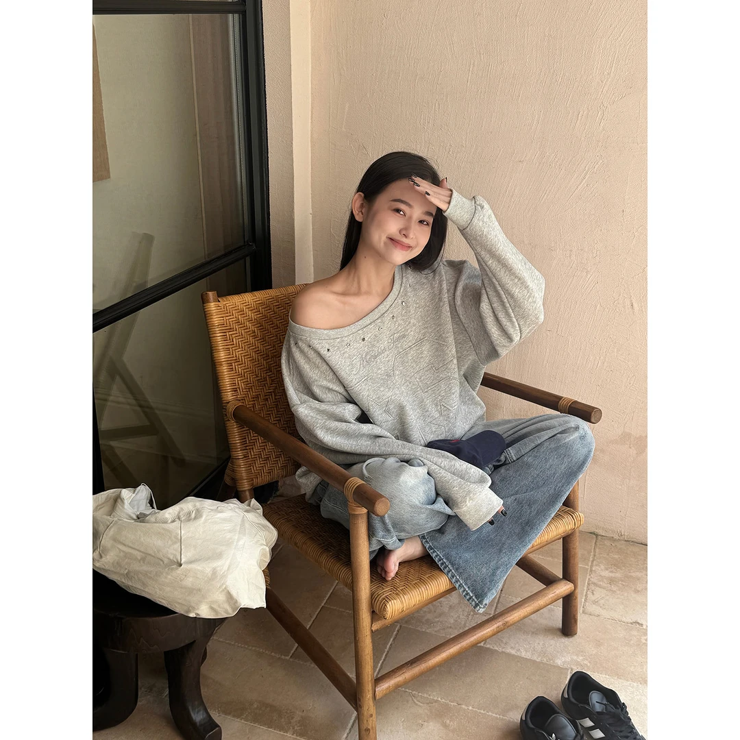 19studio WAYNEPRINCE 美式露肩休闲一字肩上衣斜肩卫衣长袖T恤女