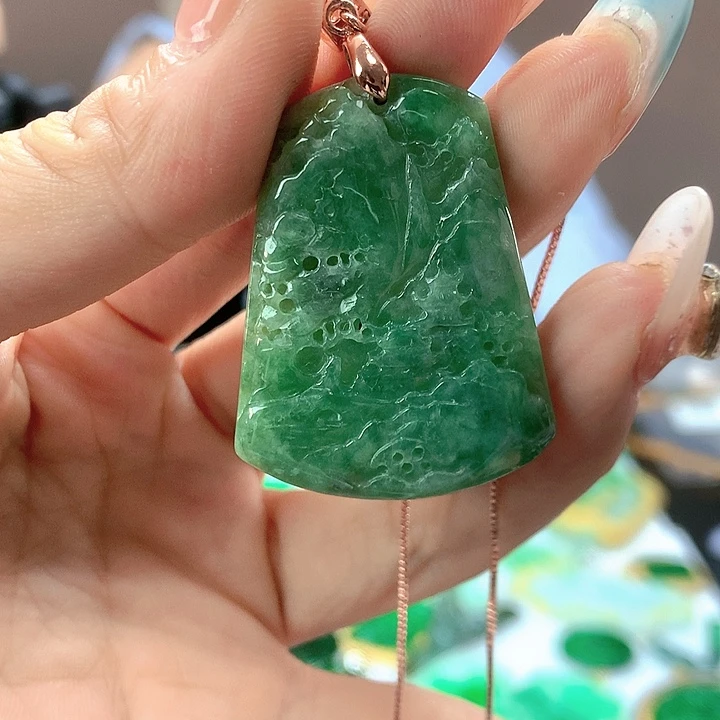 翡翠未镶嵌颈饰翡翠