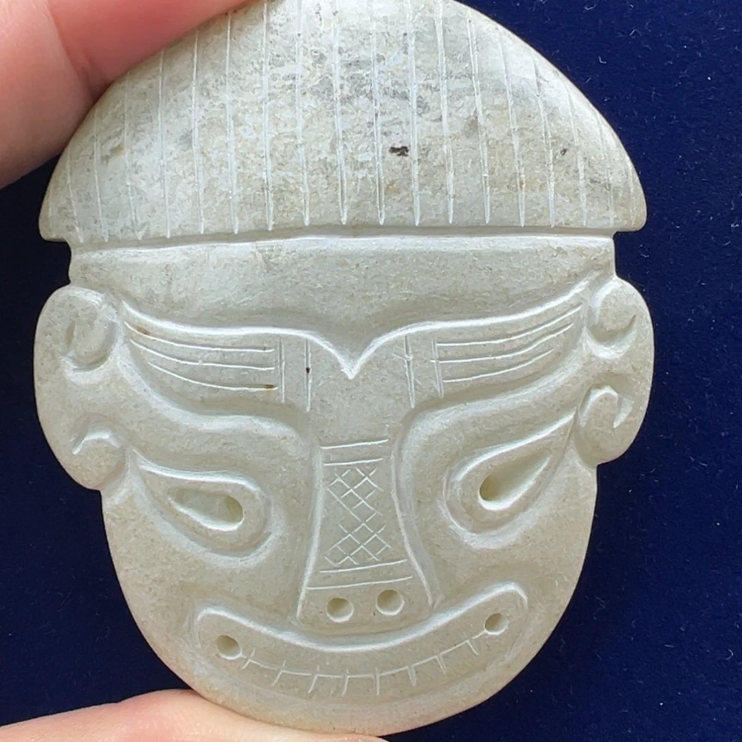 石英质玉未镶嵌颈饰