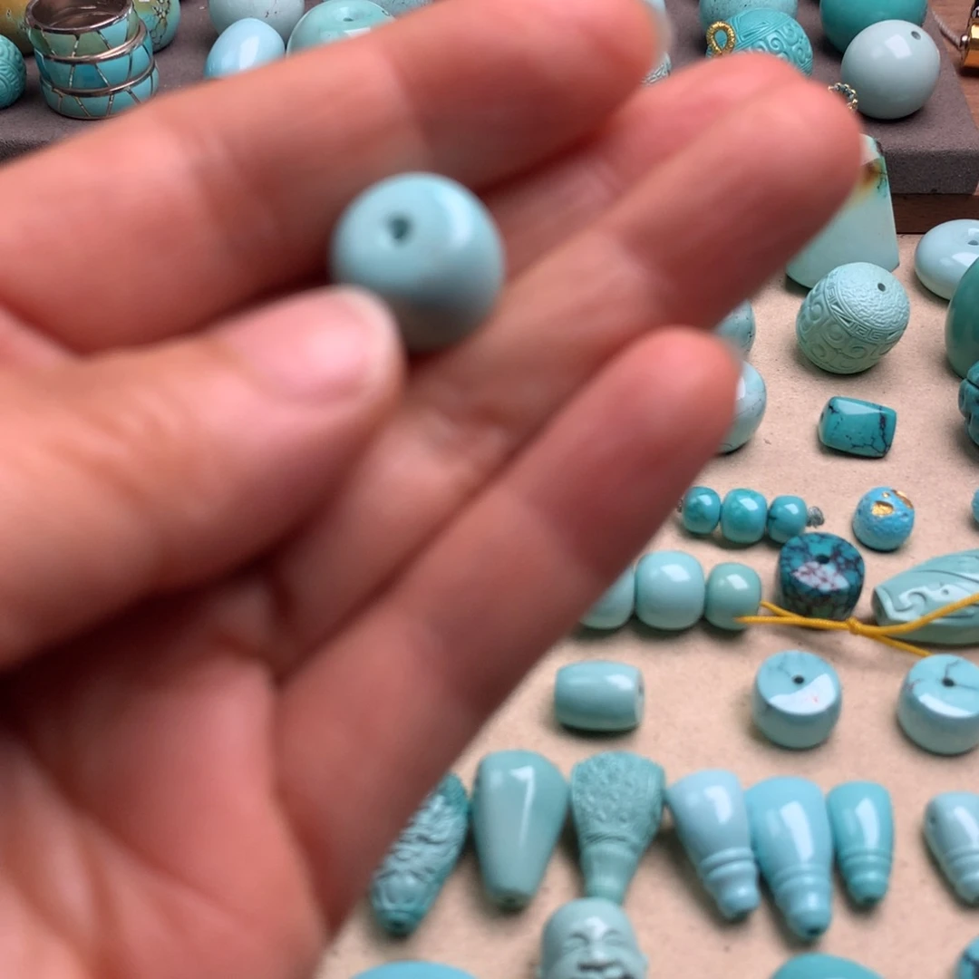 绿松石未镶嵌颈饰