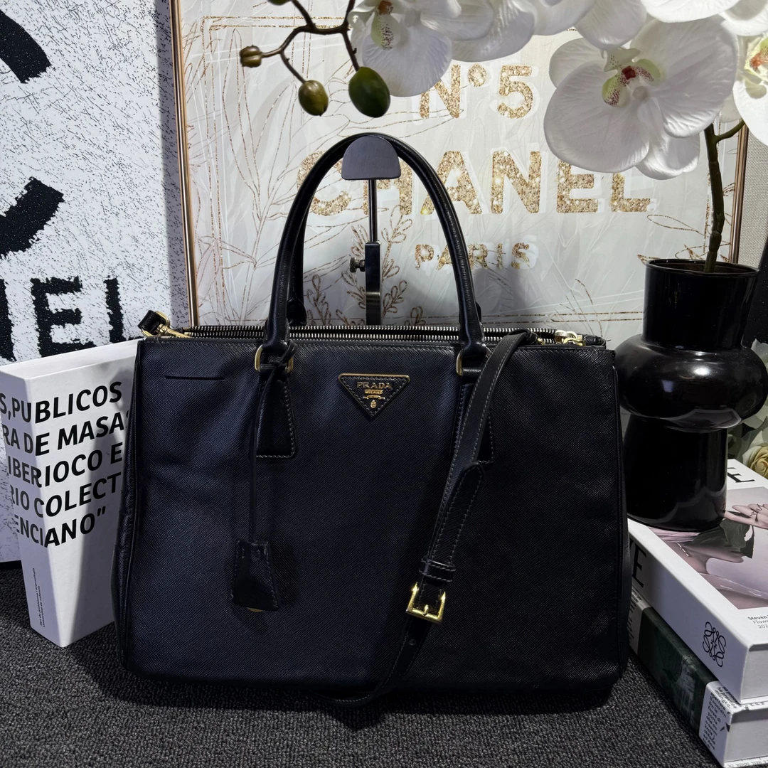 95新 Prada/普拉达  黑金杀手中号G25100957尺寸34x23