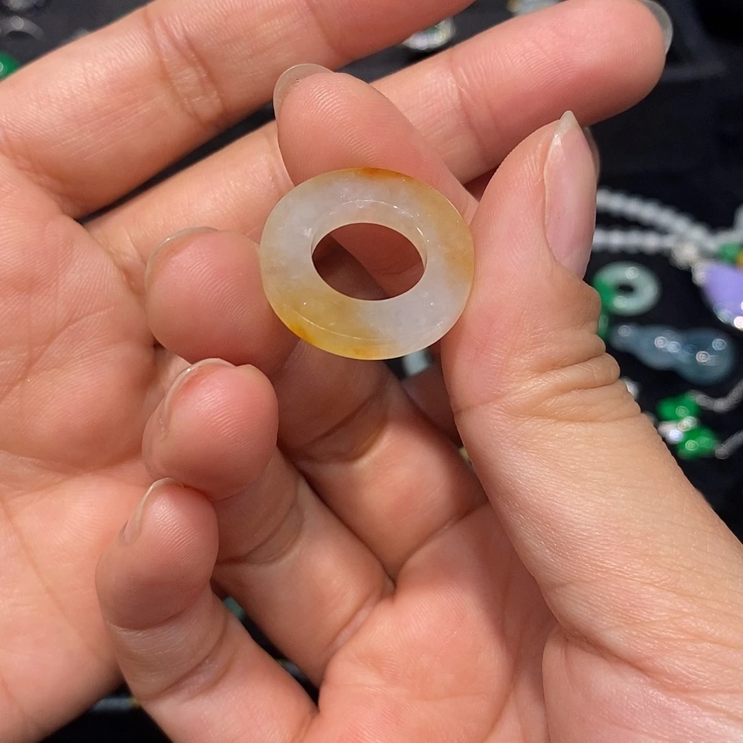 翡翠颈饰未镶嵌冰黄翡翠甜甜圈