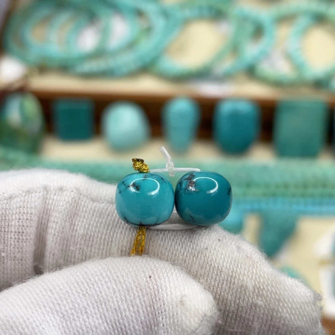 绿松石未镶嵌颈饰