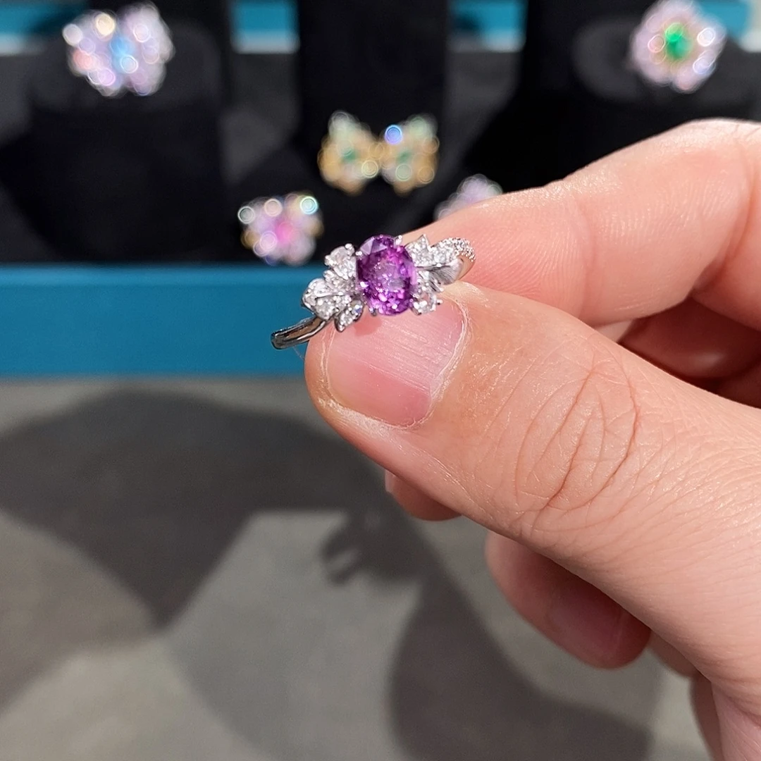 彩色蓝宝石18K金镶嵌戒指吉尔德无烧紫粉1.006ct