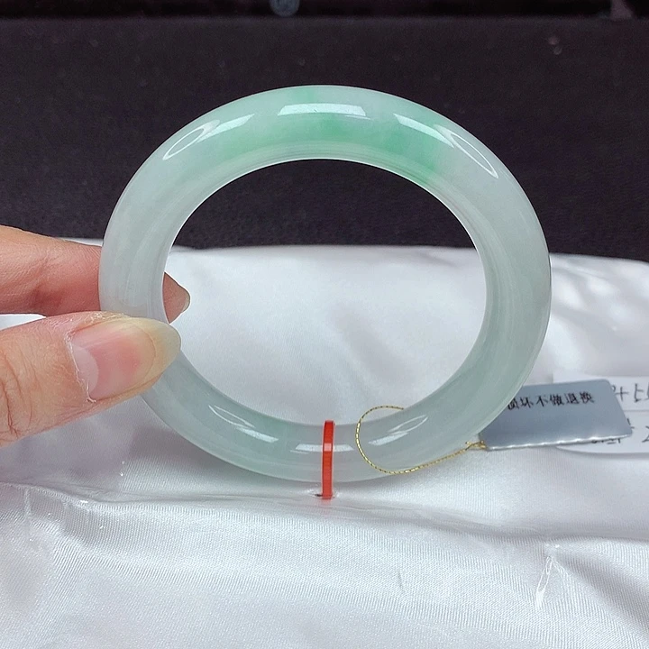 深***啊翡翠未镶嵌手镯56胖圆556