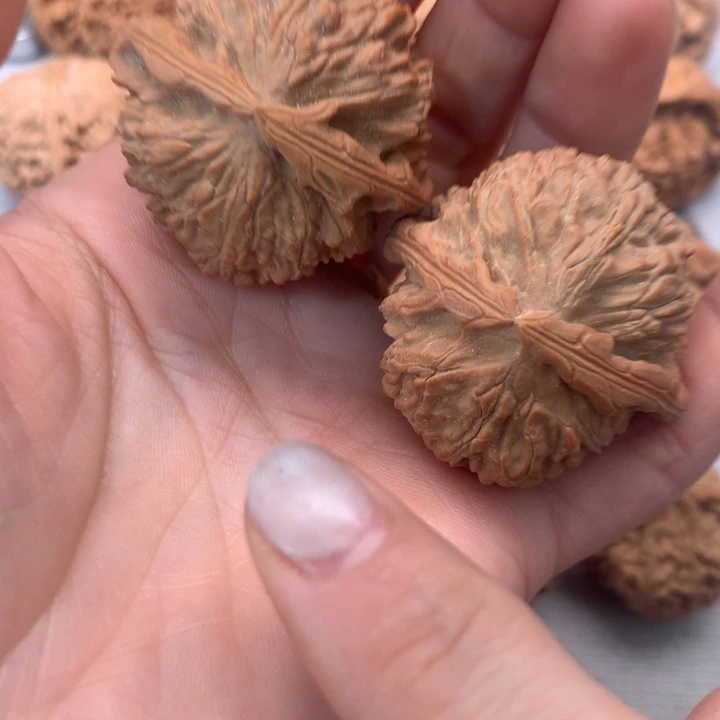 文玩核桃把件三角白39