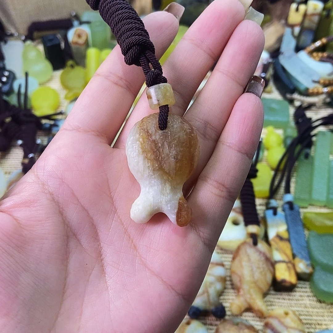 未镶嵌蛇纹石玉挂件