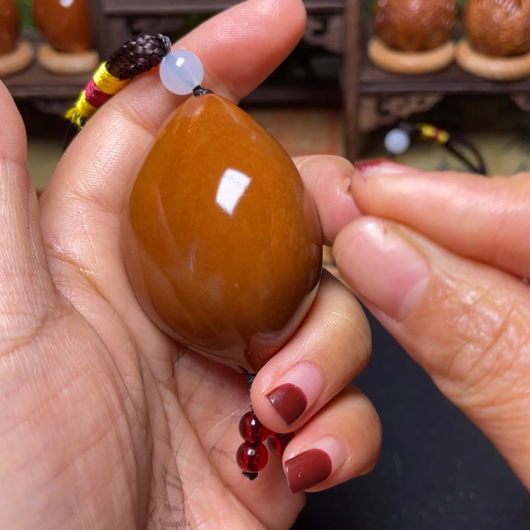 橄榄核吊坠蝴蝶37穿配