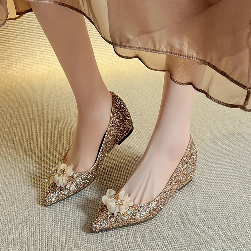 内增高亮片花朵婚鞋法式隐形单鞋新娘2025婚纱日常可穿浅口尖头鞋