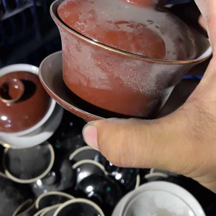 中***研骨瓷红色盖碗一个