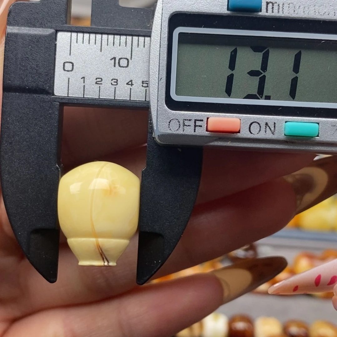 未镶嵌蜜蜡珠宝奇石