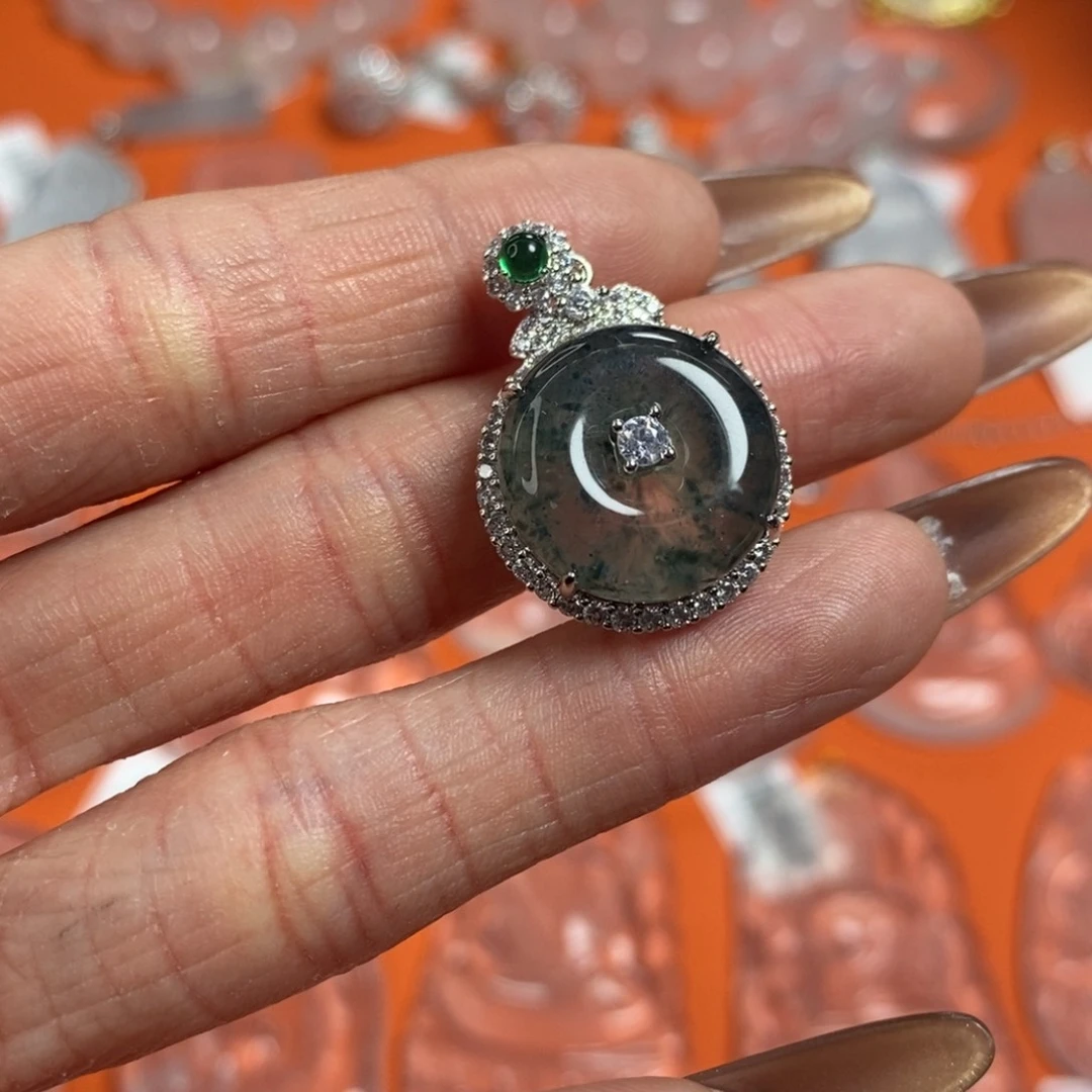 石英质玉颈饰未镶嵌