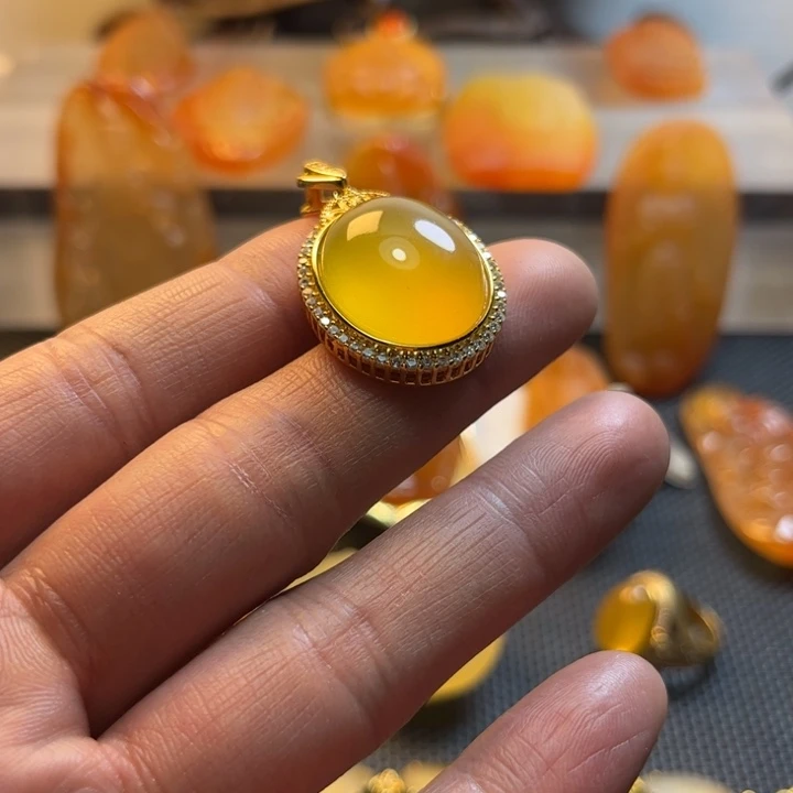 石英质玉颈饰银S925镀金镶嵌缘*