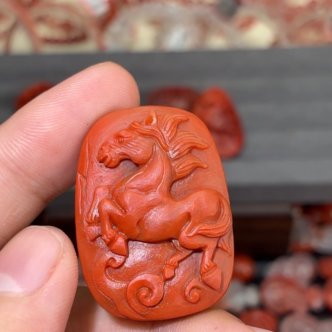 用***1南红玛瑙未镶嵌吊坠(不含链)雕刻马牌