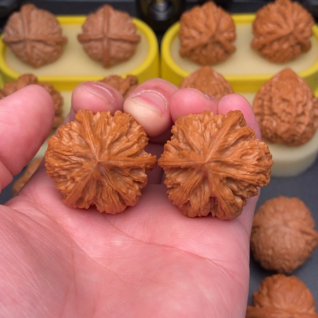 文玩核桃把件全品三棱36