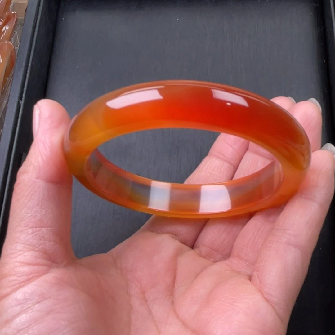 玛瑙/玉髓手镯未镶嵌60圈口