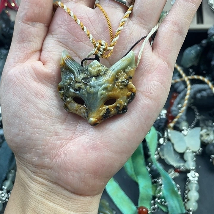 w***u合金蛇纹石玉颈饰
