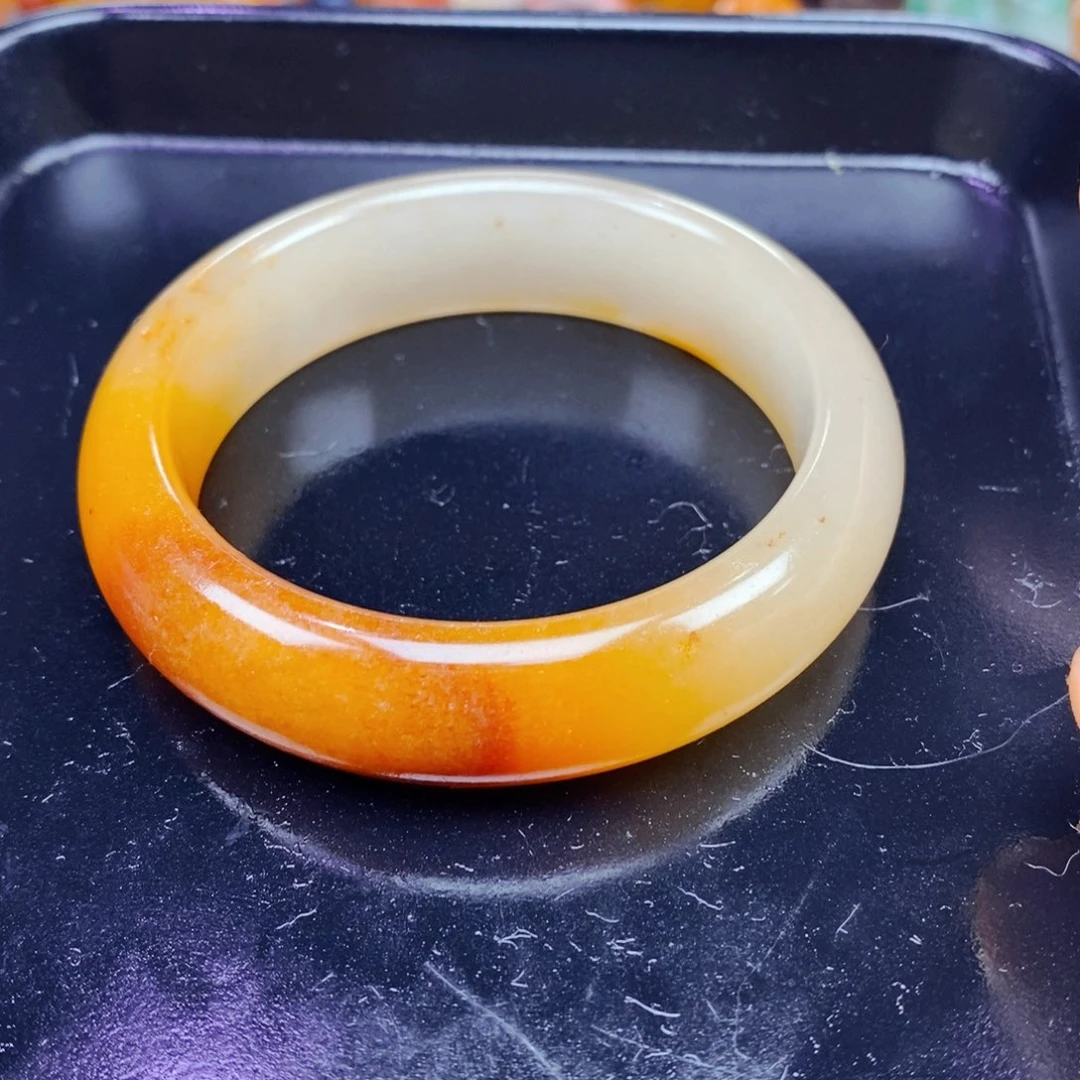 石英质玉（黄龙玉）未镶嵌颈饰