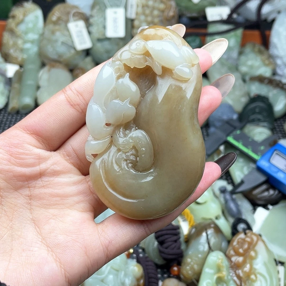 和田玉未镶嵌挂件