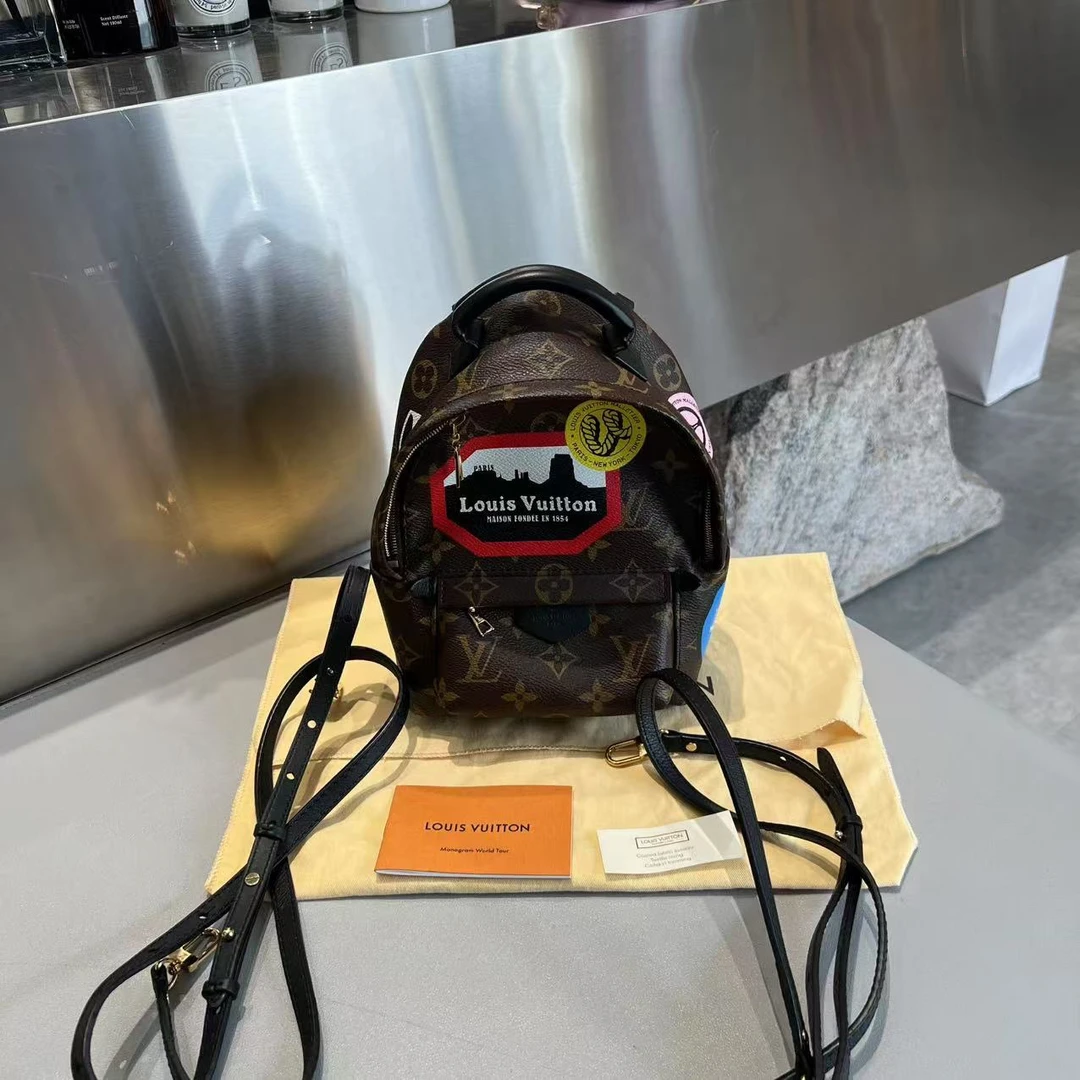 99新 LouisVuitton/路易威登 LV 限量徽章老花mini双肩包
