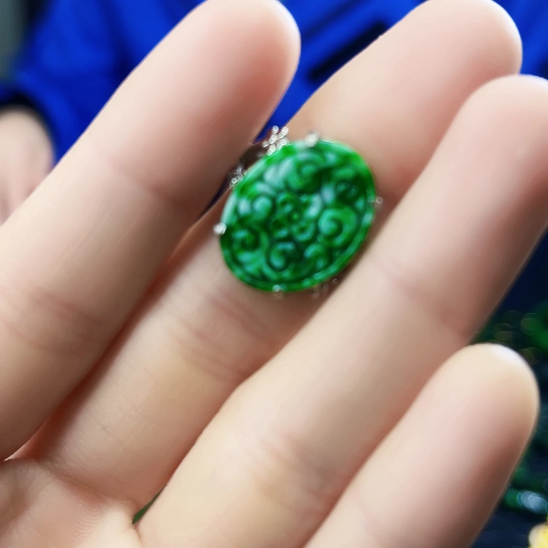 颈饰银S925镶嵌翡翠多样性