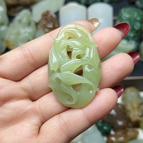 和田玉颈饰未镶嵌