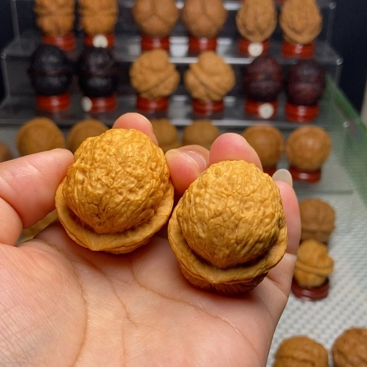 文玩核桃把件铁狮子头13