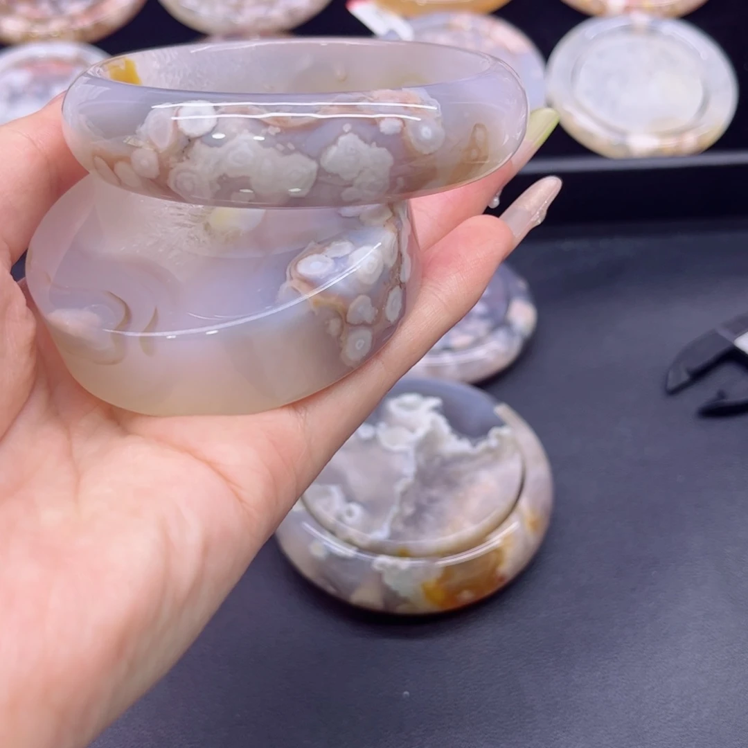 玛瑙/玉髓手镯未镶嵌65