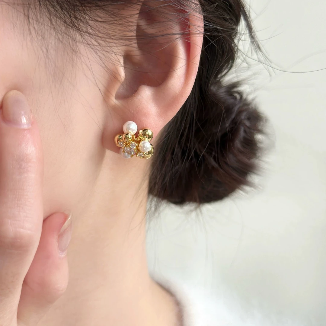 铜合金耳饰 时尚花朵珠珠耳环气质小众金色耳饰耳钉F1726