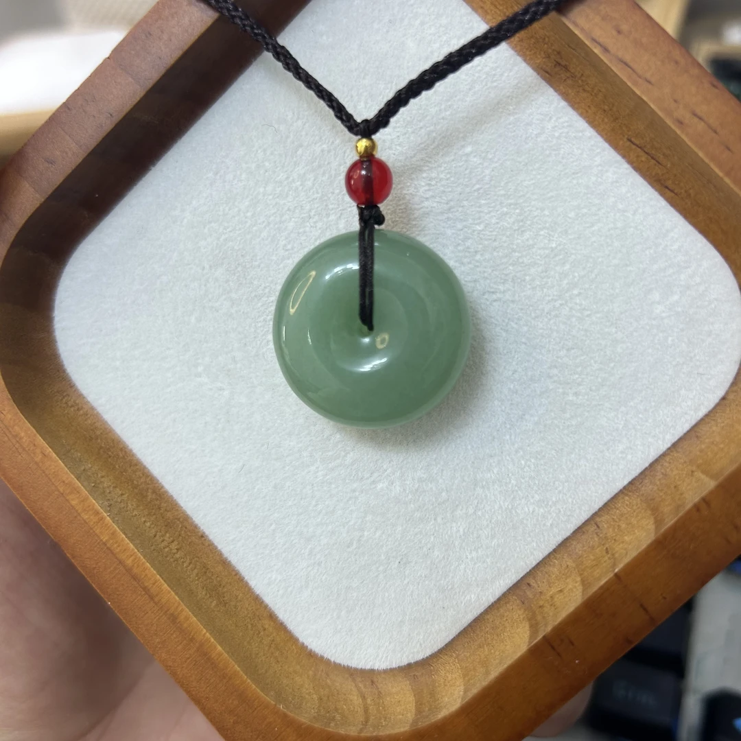 东陵玉平安扣吊坠男女款翠绿色时尚百搭妈妈挂坠多样性发拍1发1