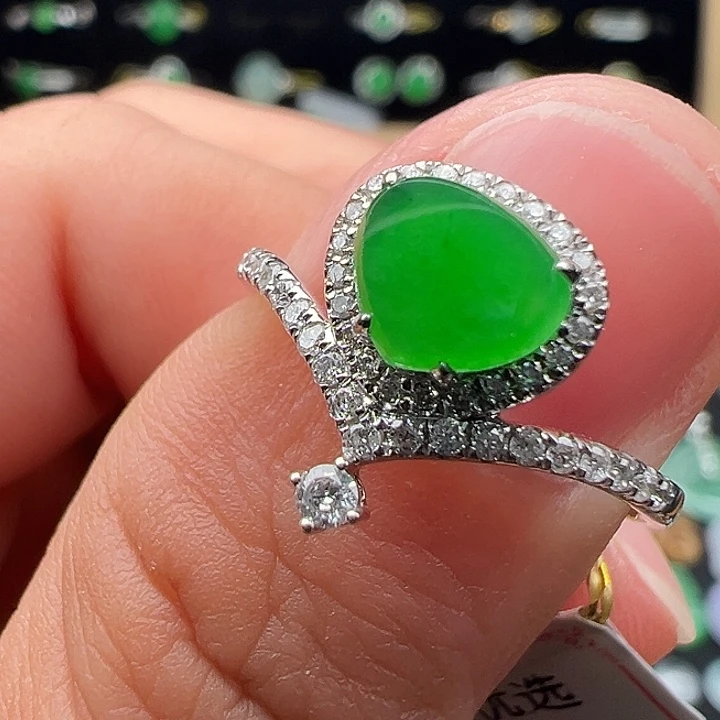 翡翠18K金镶嵌戒指心10.6