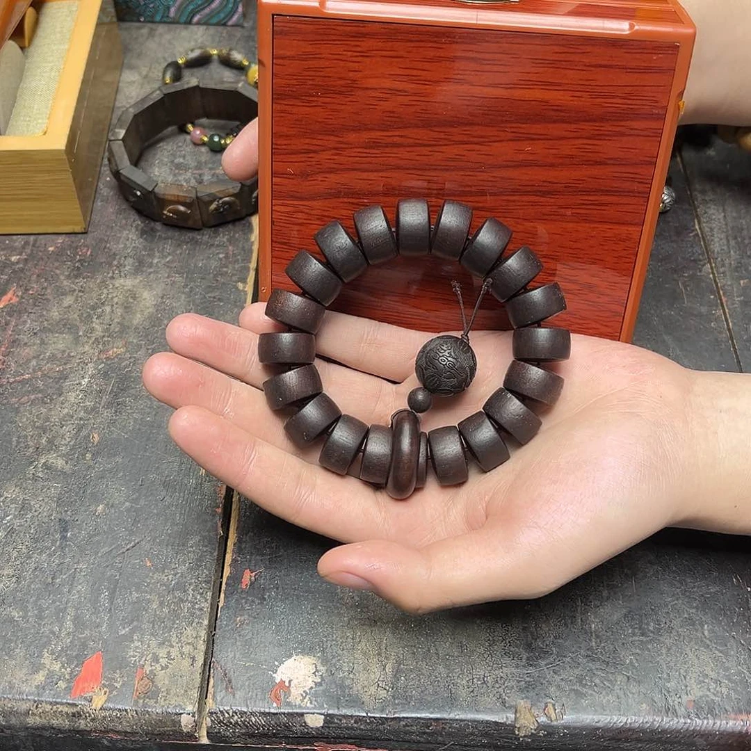 大叶紫檀（黑酸枝木类）