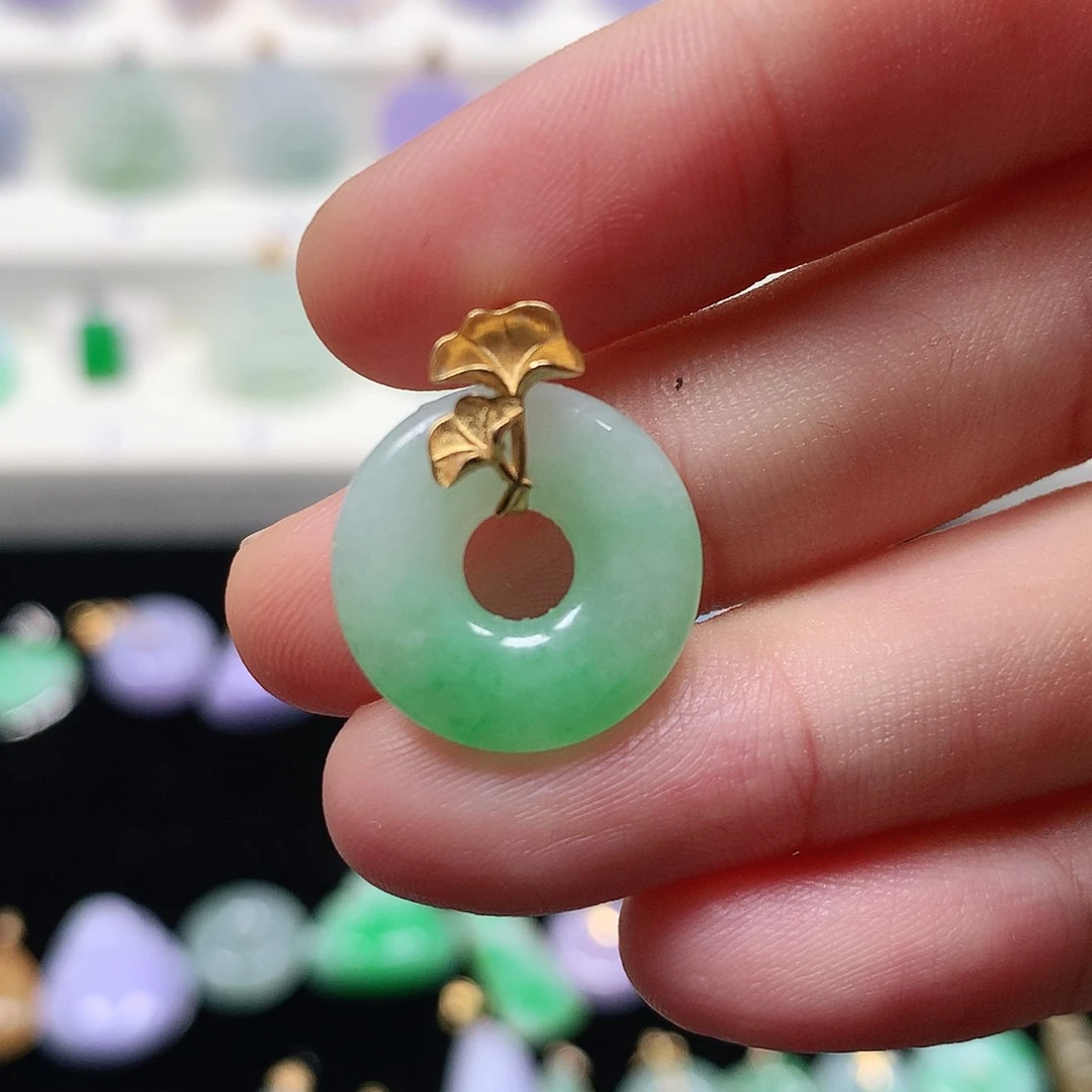 颈饰18K金镶嵌翡翠翡翠吊坠