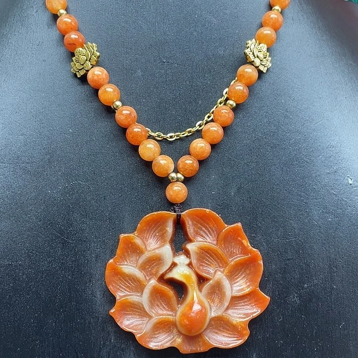 未镶嵌蛇纹石玉颈饰