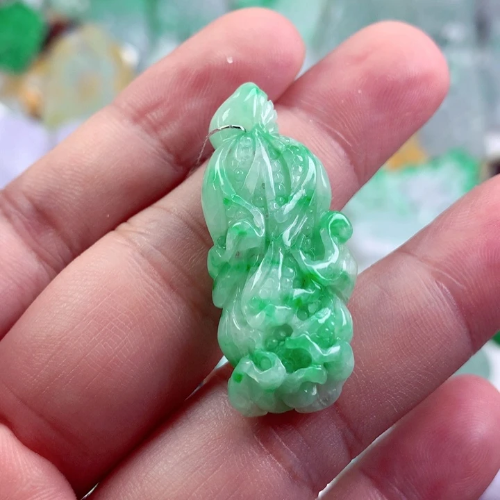 吊坠(不含链)未镶嵌翡翠