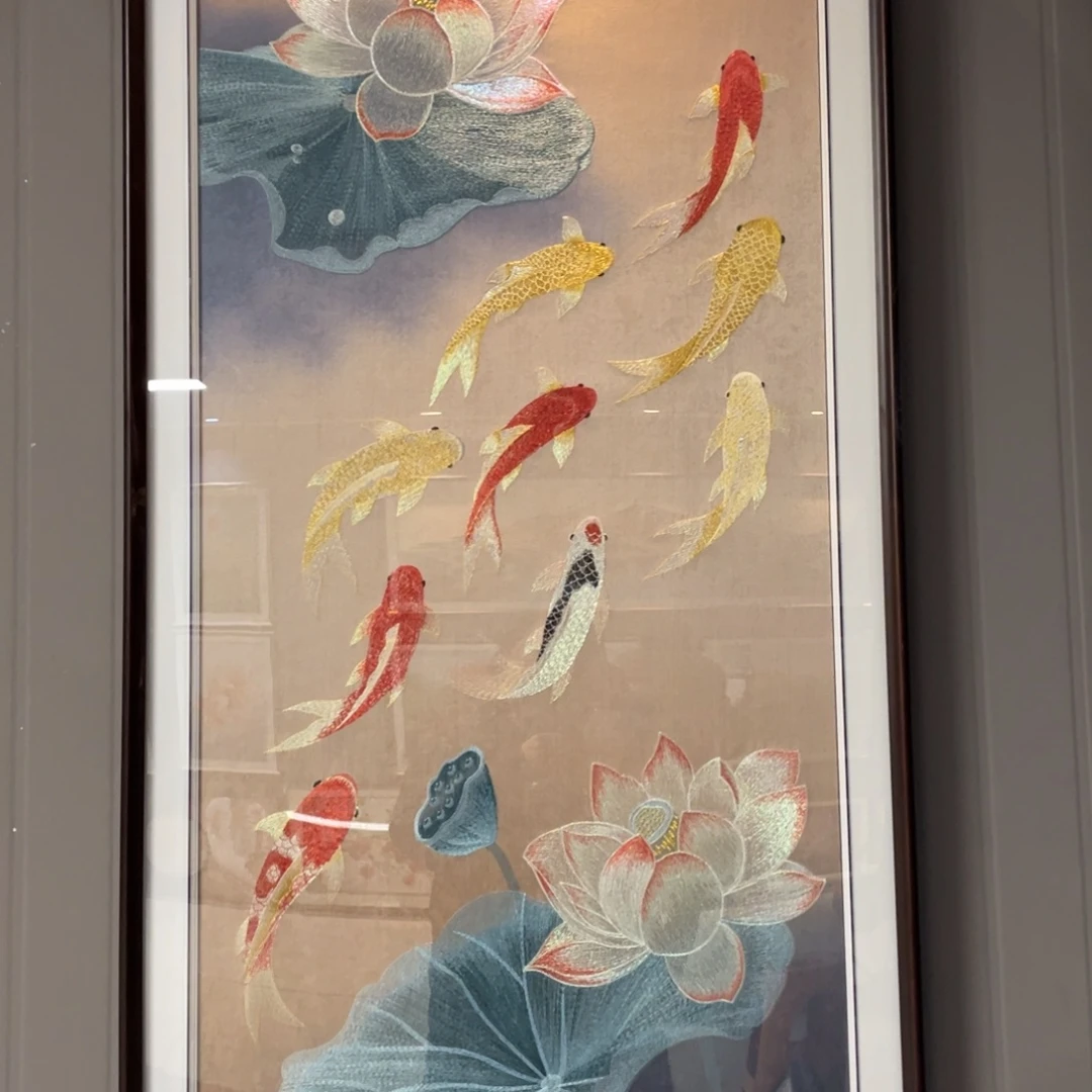 竖款金色实木边框