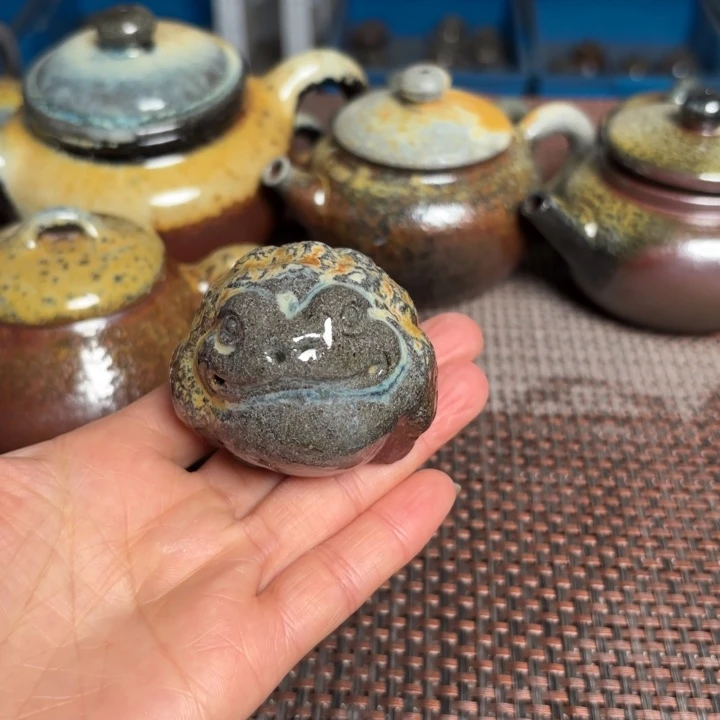 茶壶紫砂金蟾盖只