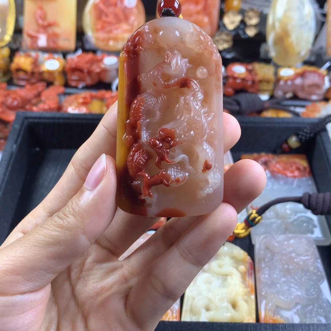 石英质玉（黄龙玉）未镶嵌摆件