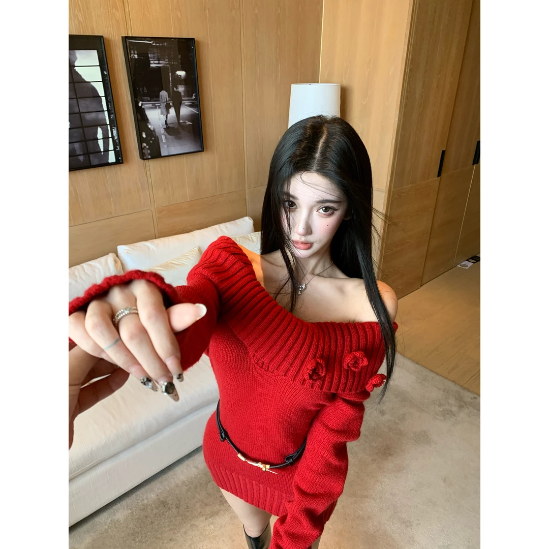 2025秋冬季新款红色高级感一字肩立体花连衣裙女显瘦百搭小众短裙