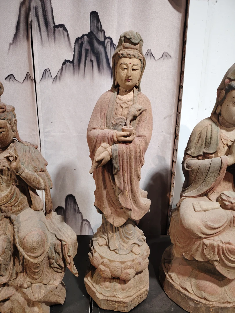 楠木彩绘人物像木雕高93厘米