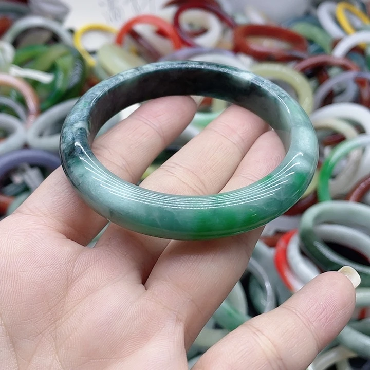 翡翠未镶嵌手镯手镯