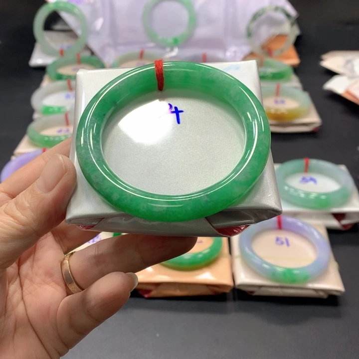 未镶嵌手镯翡翠54圈口