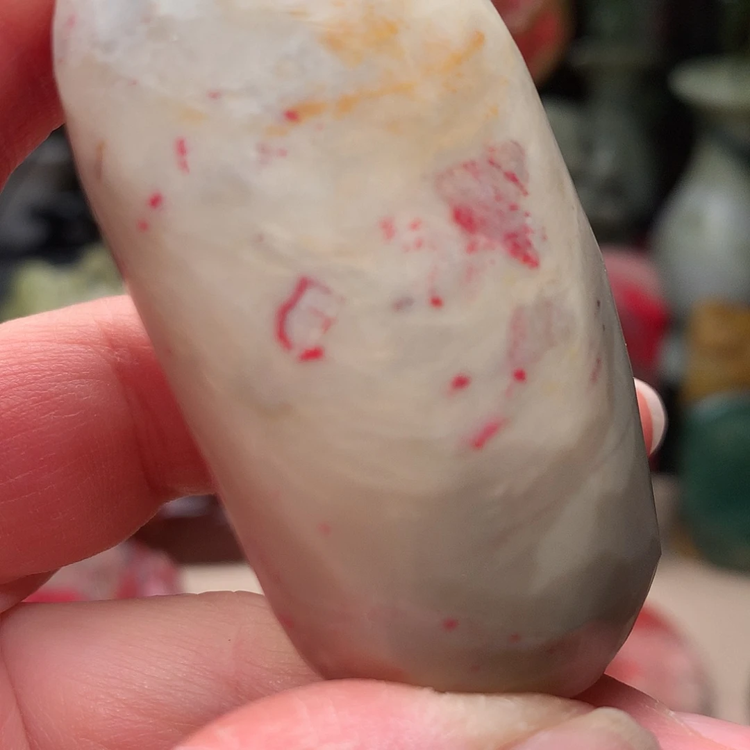 昌化石鸡血石原石手玩