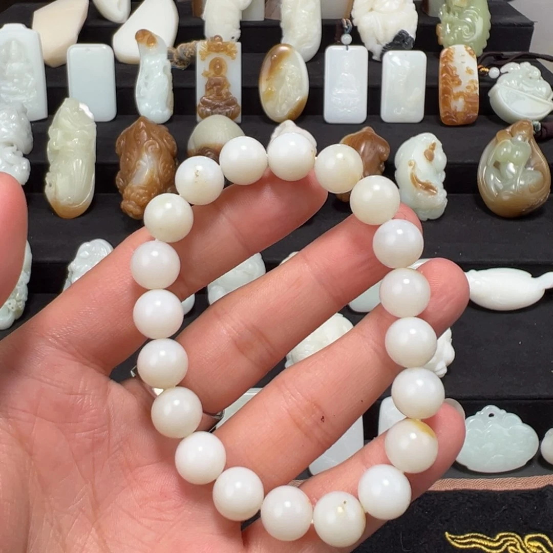 和田玉颈饰未镶嵌