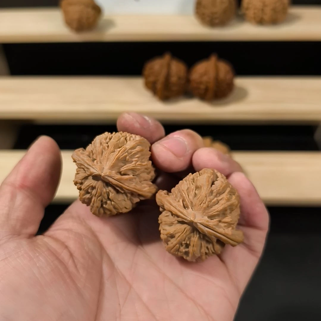 文玩核桃吊坠39三角白