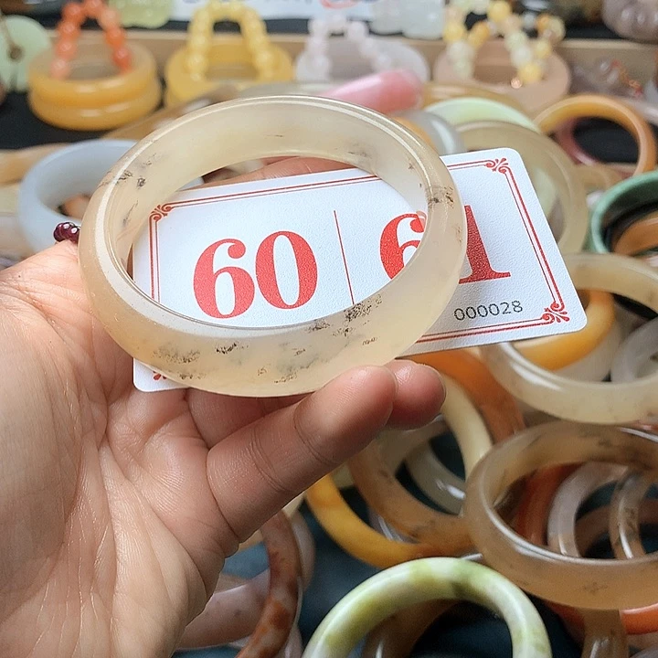 石英质玉（黄龙玉）未镶嵌手镯