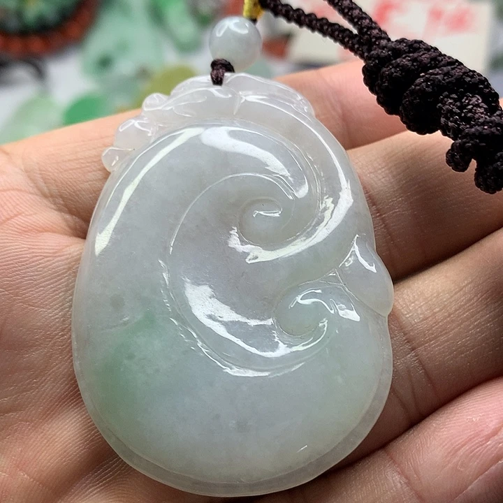 翡翠未镶嵌吊坠(赠链)