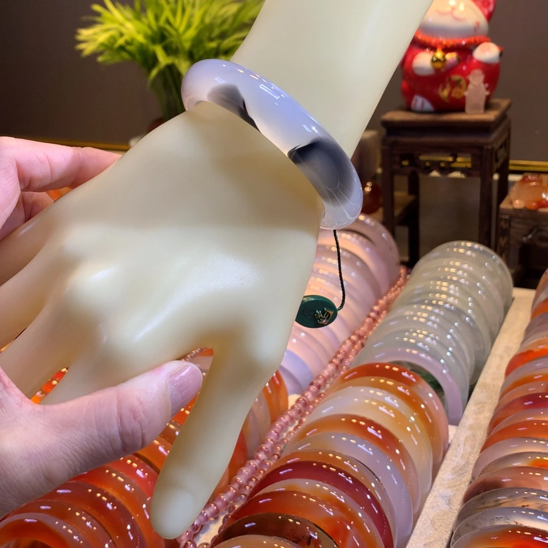 玛瑙/玉髓未镶嵌手镯75号